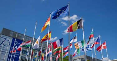 STUDYING IN EUROPE: 2025 EU STUDENT VISA CHECKLIST