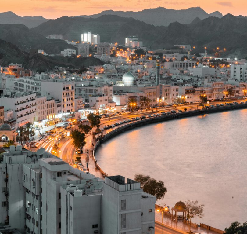 OMAN LAUNCHES NEW WORK PERMIT LAWS FOR ENGINEERS AND ACCOUNTANTS FROM AUGUST 1