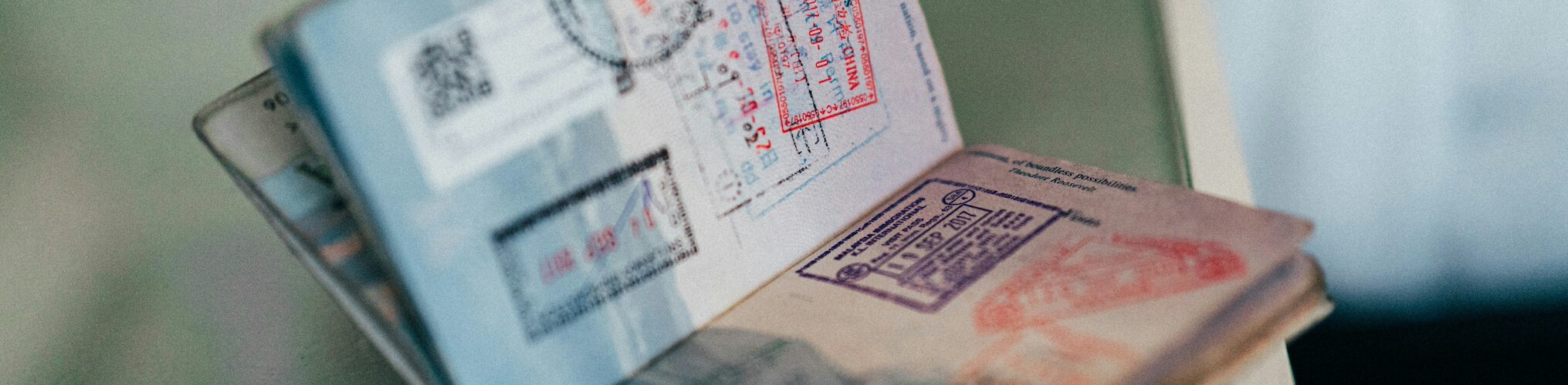 DEPENDENT VISAS: FIVE NATIONS THAT PERMIT STUDY ABROAD WITH YOUR FAMILY